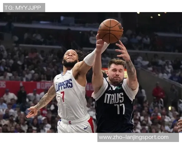 快船与小牛激战正酣NBA直播精彩瞬间回顾与分析 快船与小牛激战正酣NBA直播精彩瞬间回顾与分析